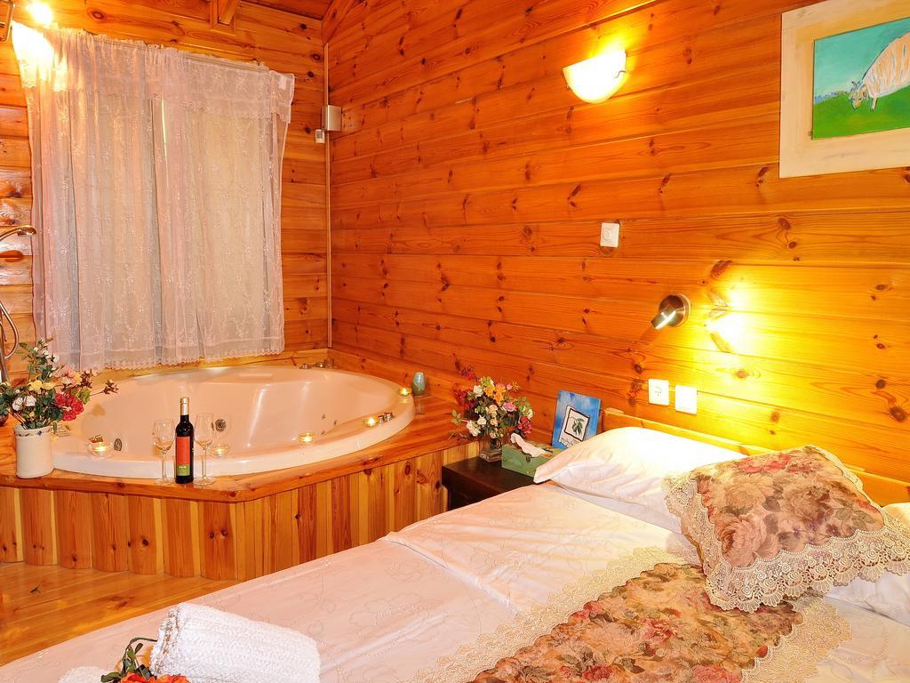 The Galilee Cabin Villa Arbel Habitación foto